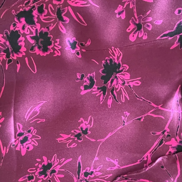 Cinq á Sept Lara Sleeveless Floral-Print Satin Cocktail Dress with Velvet Trim - Picture 3 of 5